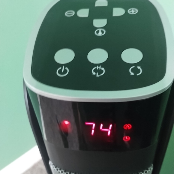 WarmWave Deluxe 30" Ceramic Oscillating Space Heater Remote Control, Black - Picture 4 of 4